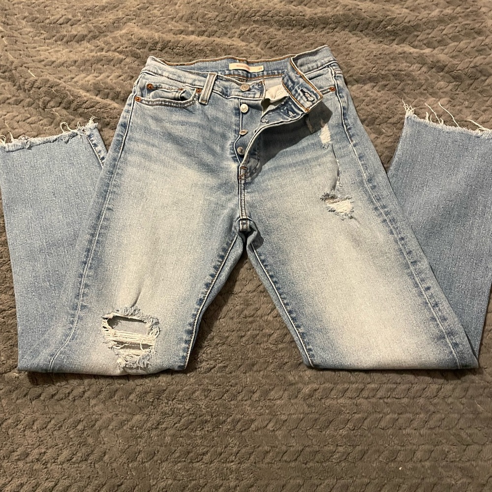 Levi's wedgie straight distressed ankle Jeans  Sz 29